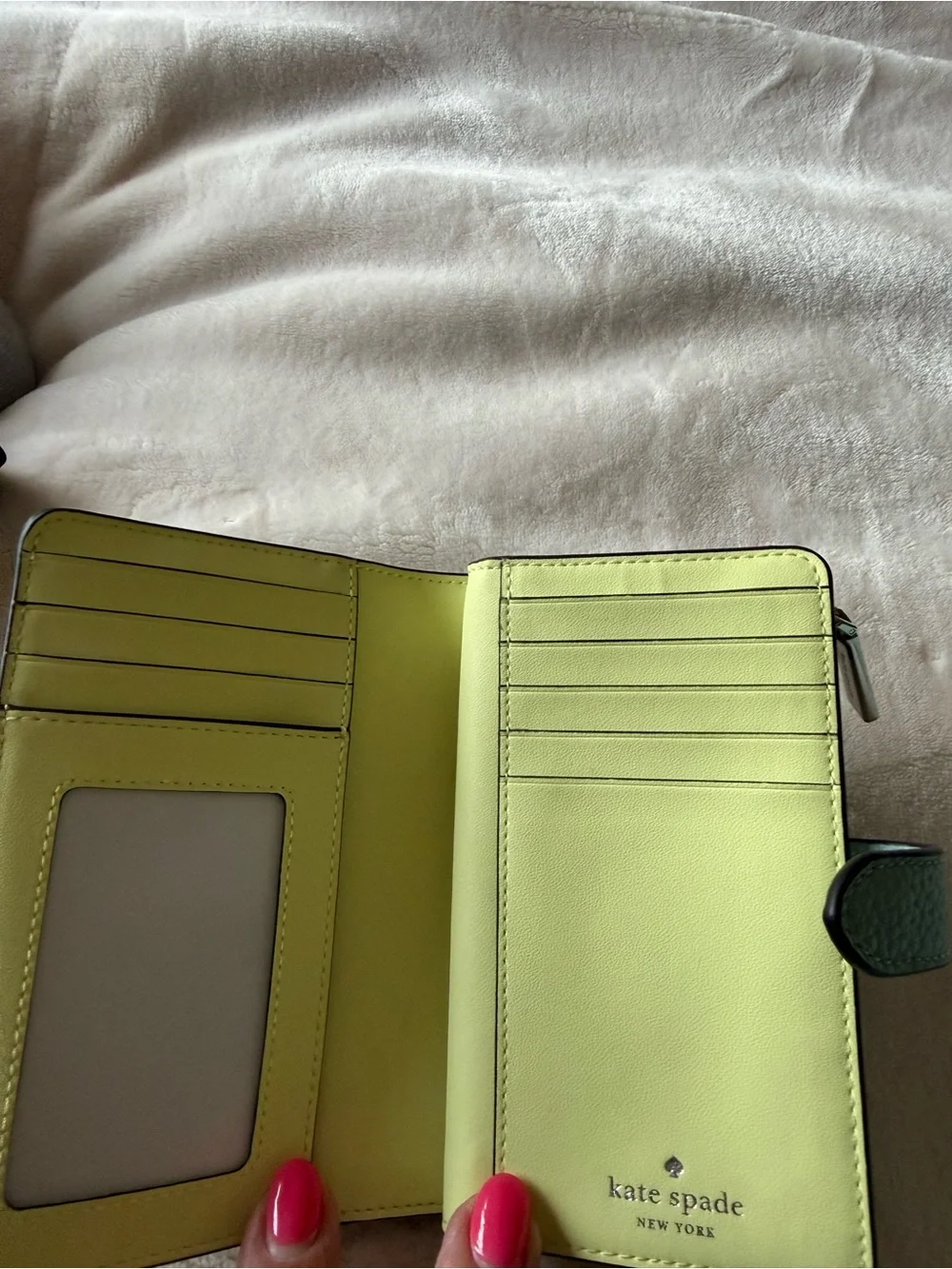 NEW Kate Spade Pebbled Leather Wallet